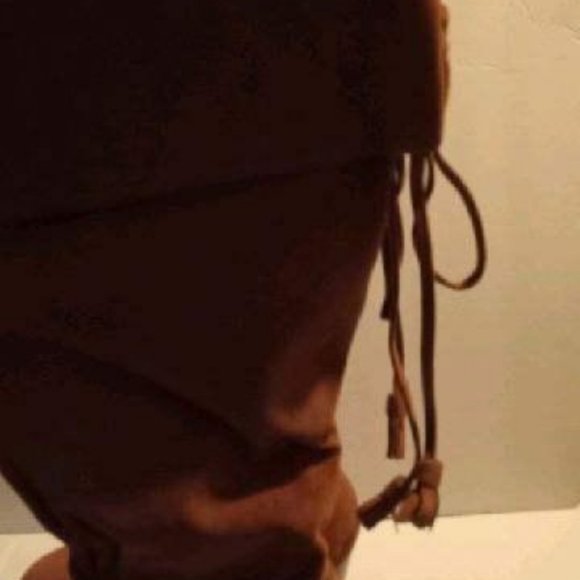 Shoes - Picture 6 of 8